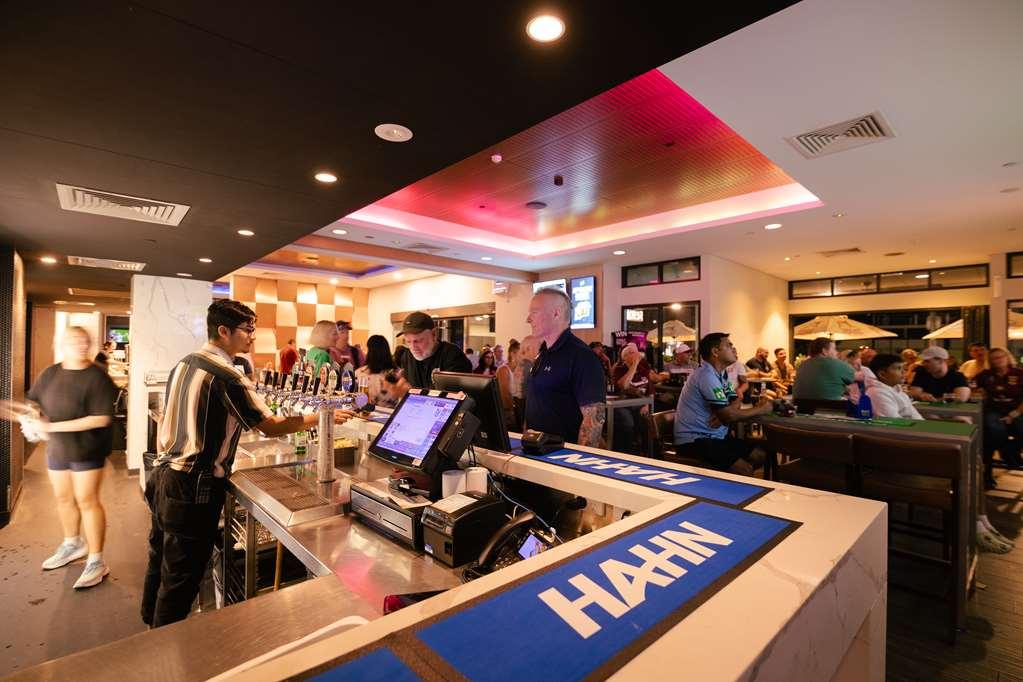 H On Mitchell Apartment Hotel Darwin Restaurant bilde